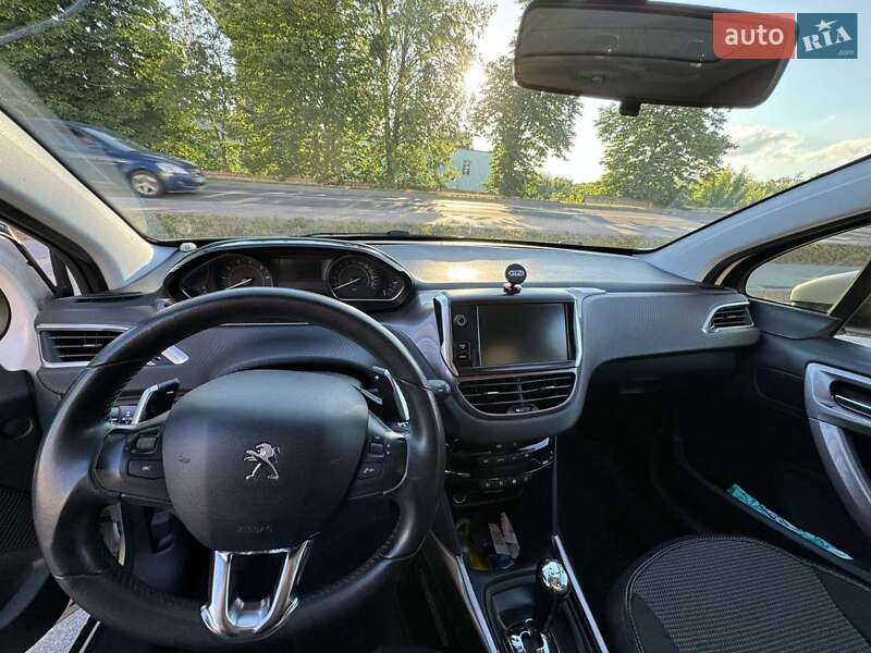 Внедорожник / Кроссовер Peugeot 2008 2014 в Ровно