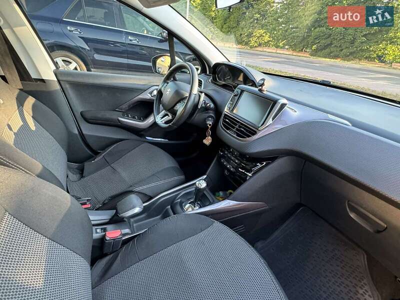 Внедорожник / Кроссовер Peugeot 2008 2014 в Ровно