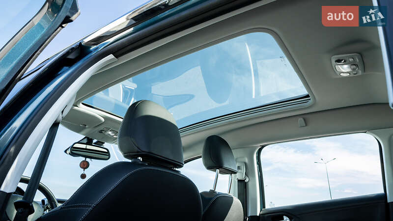 Позашляховик / Кросовер Peugeot 2008 2016 в Львові