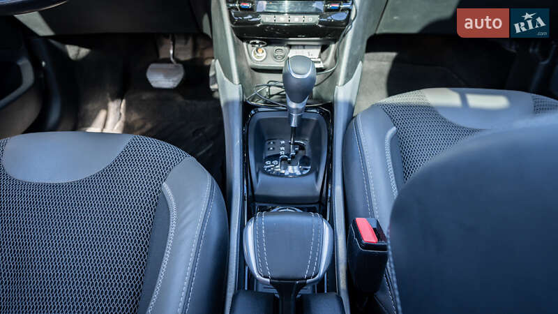 Позашляховик / Кросовер Peugeot 2008 2016 в Львові