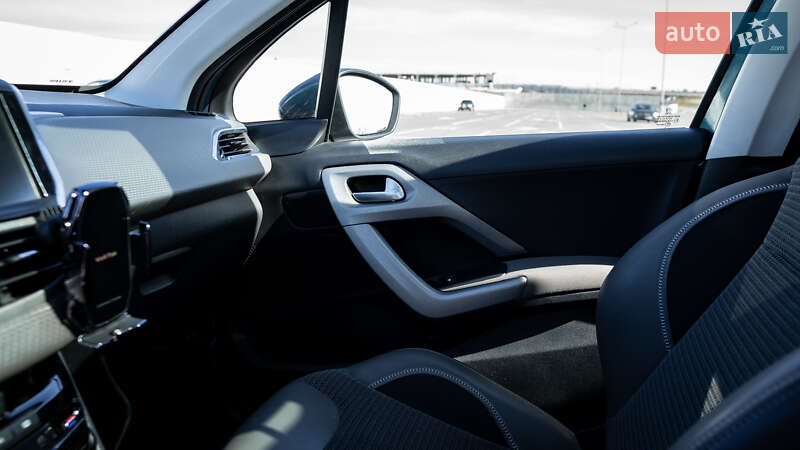 Позашляховик / Кросовер Peugeot 2008 2016 в Львові