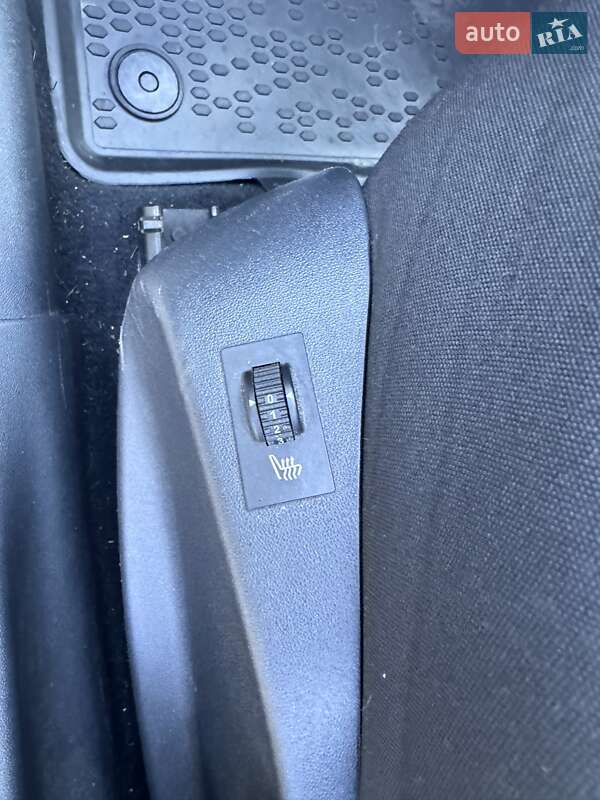 Позашляховик / Кросовер Peugeot 2008 2015 в Полтаві