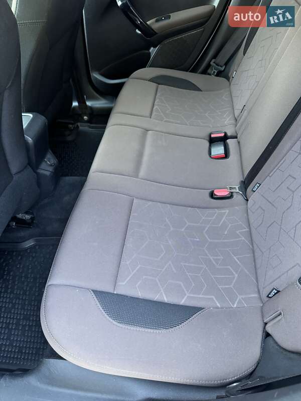 Позашляховик / Кросовер Peugeot 2008 2015 в Полтаві