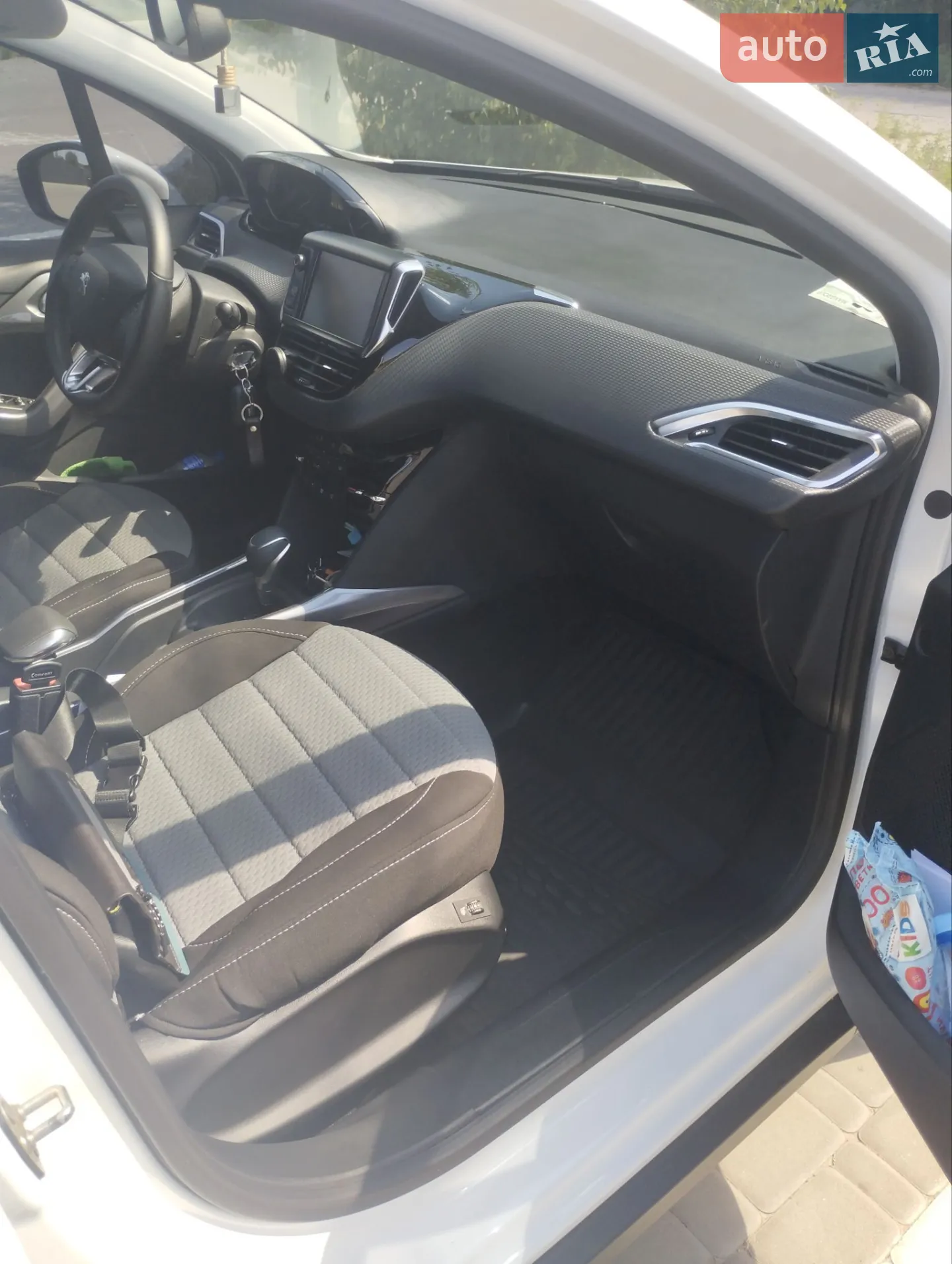2016 Peugeot 2008 - мініатюра 8