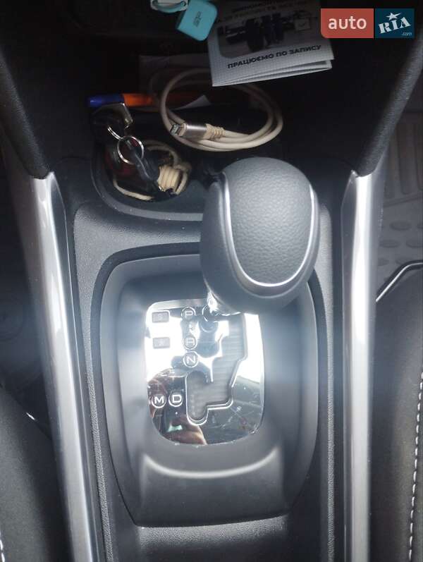 Внедорожник / Кроссовер Peugeot 2008 2016 в Ирпене