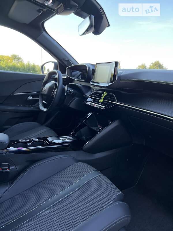 Внедорожник / Кроссовер Peugeot 2008 2022 в Львове