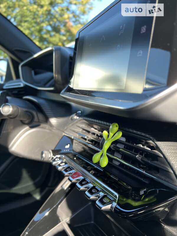 Внедорожник / Кроссовер Peugeot 2008 2022 в Львове