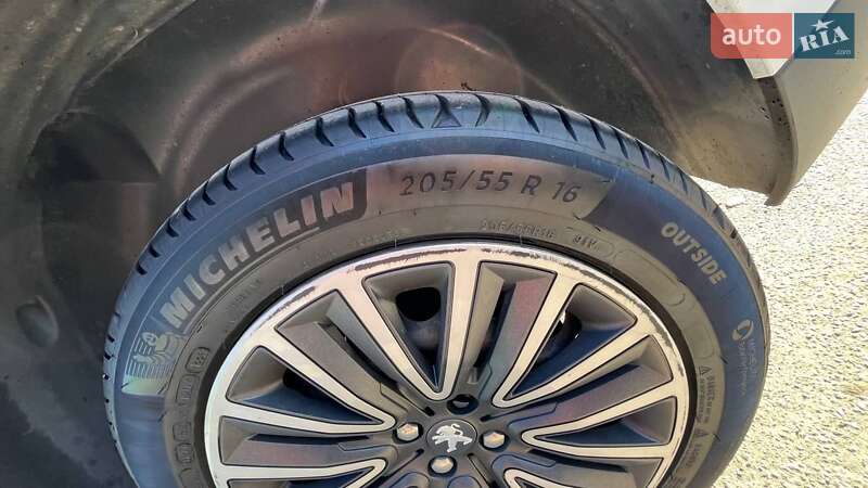 Позашляховик / Кросовер Peugeot 2008 2019 в Києві