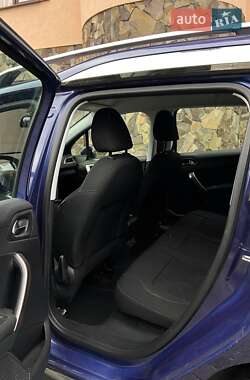 Внедорожник / Кроссовер Peugeot 2008 2015 в 