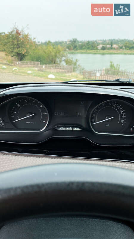 Позашляховик / Кросовер Peugeot 2008 2013 в Кривому Розі