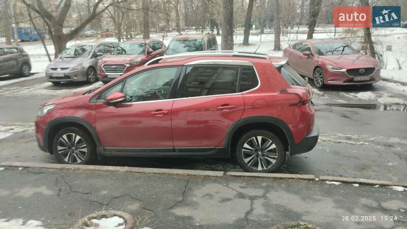 Внедорожник / Кроссовер Peugeot 2008 2017 в Киеве
