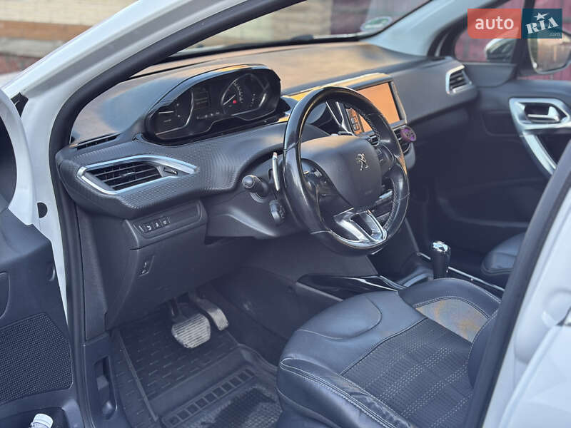 Позашляховик / Кросовер Peugeot 2008 2015 в Житомирі