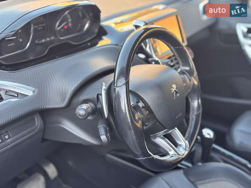 Позашляховик / Кросовер Peugeot 2008 2015 в Житомирі