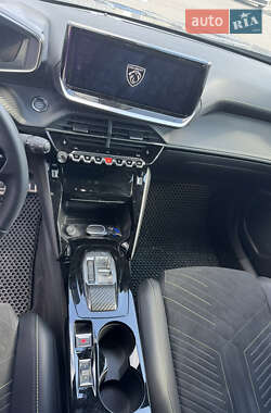 Внедорожник / Кроссовер Peugeot 2008 2023 в 