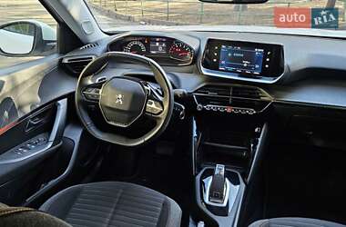 Внедорожник / Кроссовер Peugeot 2008 2021 в 