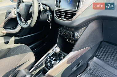 Позашляховик / Кросовер Peugeot 2008 2013 в 
