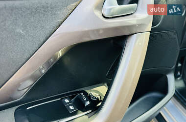Позашляховик / Кросовер Peugeot 2008 2013 в 