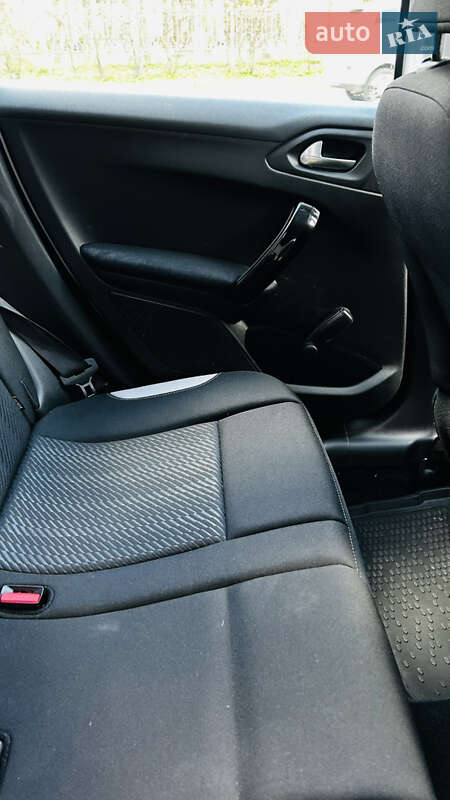 Позашляховик / Кросовер Peugeot 2008 2014 в Черкасах