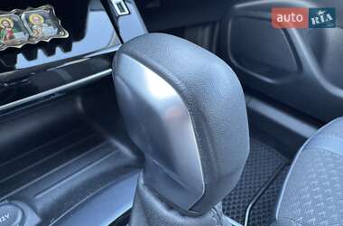 Внедорожник / Кроссовер Peugeot 2008 2020 в 