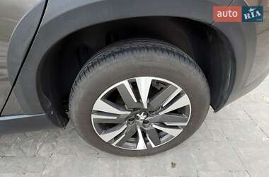 Внедорожник / Кроссовер Peugeot 2008 2018 в 