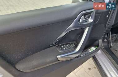 Позашляховик / Кросовер Peugeot 2008 2018 в 