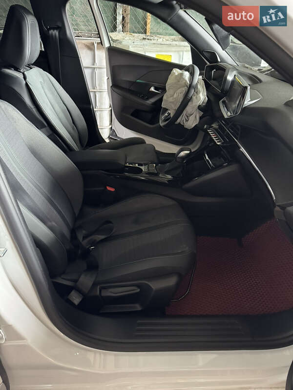 Позашляховик / Кросовер Peugeot 2008 2023 в Миронівці