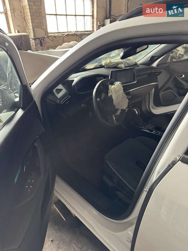 Позашляховик / Кросовер Peugeot 2008 2023 в Миронівці