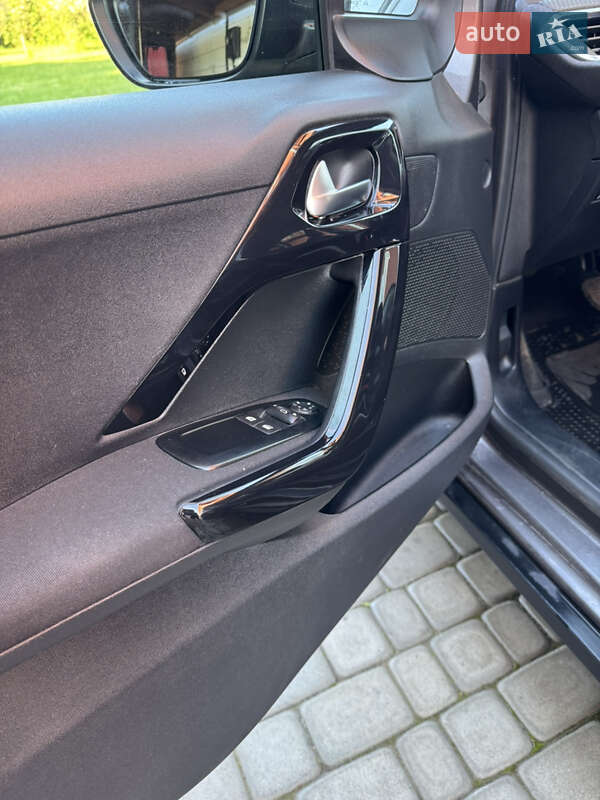 Позашляховик / Кросовер Peugeot 2008 2013 в Косові