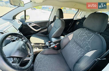 Внедорожник / Кроссовер Peugeot 2008 2013 в 