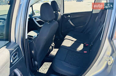 Внедорожник / Кроссовер Peugeot 2008 2013 в 