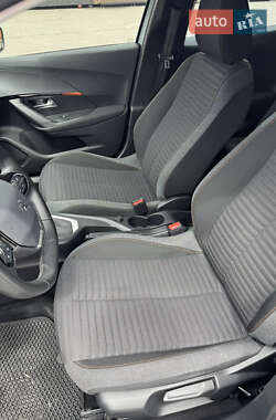 Позашляховик / Кросовер Peugeot 2008 2020 в 