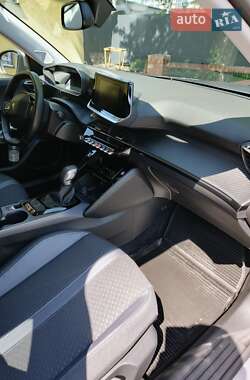 Внедорожник / Кроссовер Peugeot 2008 2020 в 