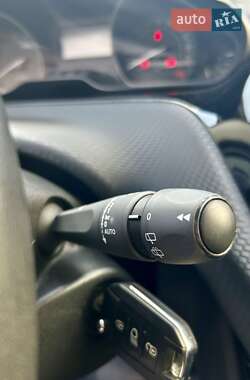 Внедорожник / Кроссовер Peugeot 2008 2018 в 
