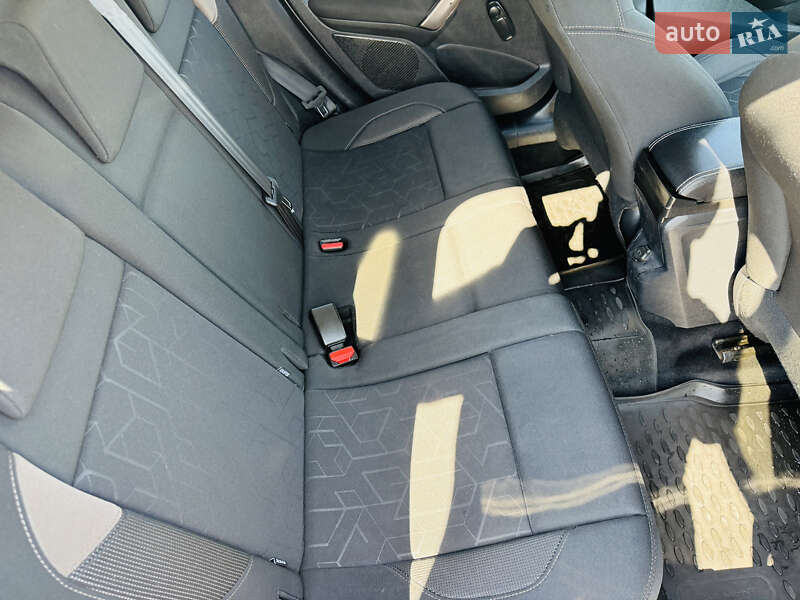 Позашляховик / Кросовер Peugeot 2008 2013 в Харкові