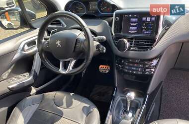 Внедорожник / Кроссовер Peugeot 2008 2015 в 