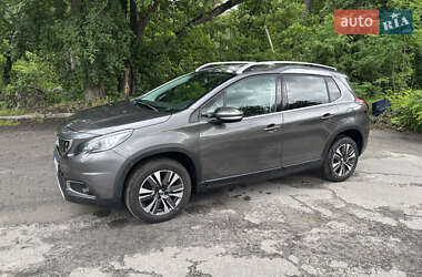 Внедорожник / Кроссовер Peugeot 2008 2018 в 