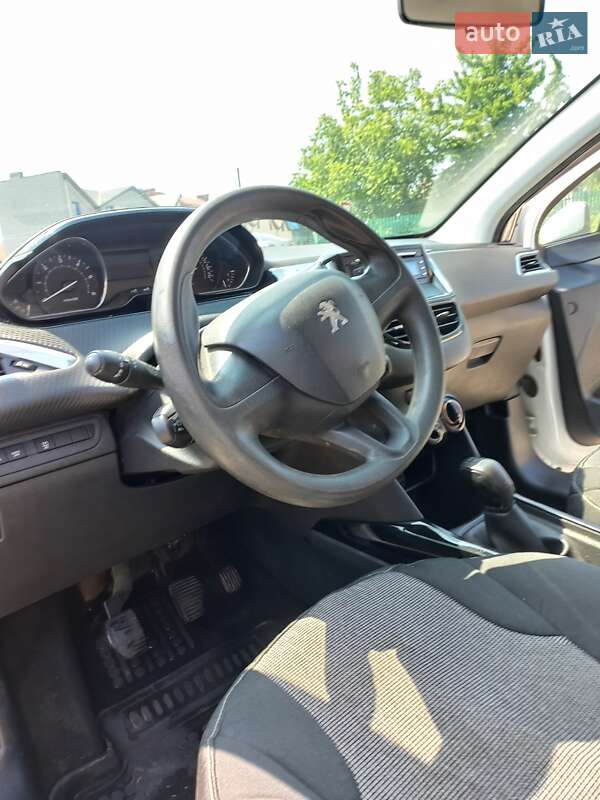 Позашляховик / Кросовер Peugeot 2008 2015 в Івано-Франківську