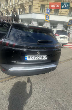 Позашляховик / Кросовер Peugeot 2008 2021 в 