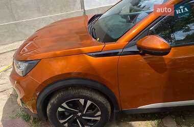 Позашляховик / Кросовер Peugeot 2008 2021 в 