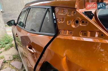 Позашляховик / Кросовер Peugeot 2008 2021 в 