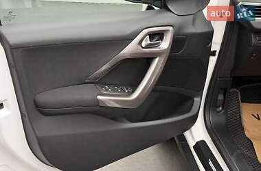 Внедорожник / Кроссовер Peugeot 2008 2016 в 
