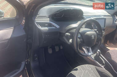 Позашляховик / Кросовер Peugeot 2008 2015 в 