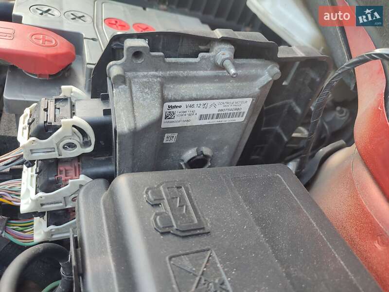 Внедорожник / Кроссовер Peugeot 2008 2014 в Ирпене фото 32 Внедорожник / Кроссовер Peugeot 2008 2014 в Ирпене