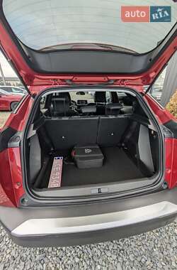 Позашляховик / Кросовер Peugeot 2008 2022 в 