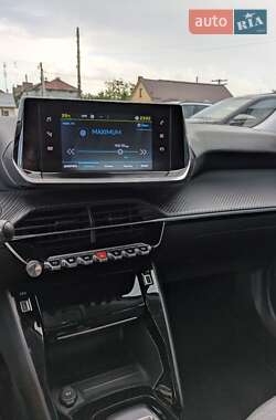 Позашляховик / Кросовер Peugeot 2008 2022 в 