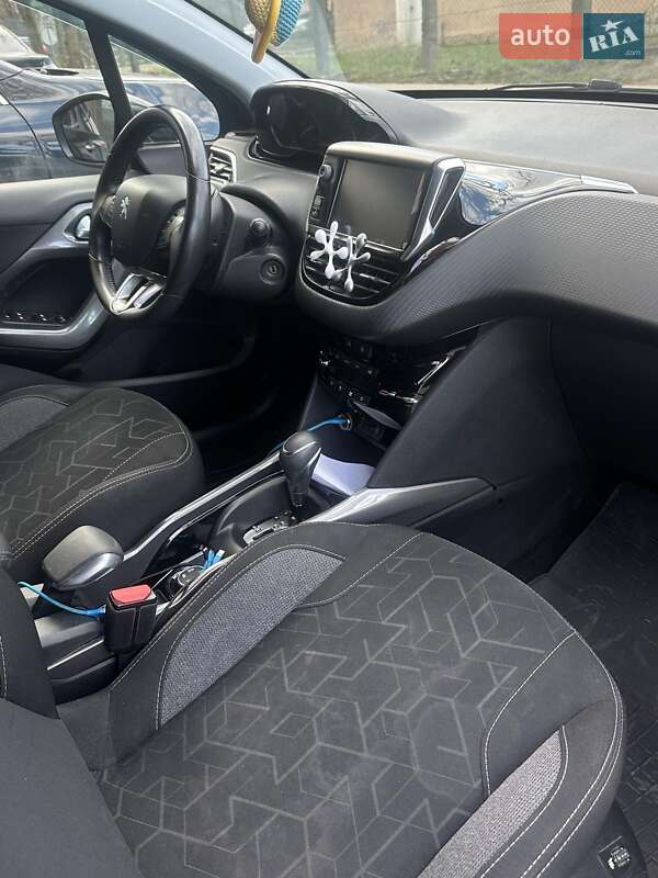 Внедорожник / Кроссовер Peugeot 2008 2017 в Львове фото 2 Внедорожник / Кроссовер Peugeot 2008 2017 в Львове