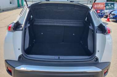Внедорожник / Кроссовер Peugeot 2008 2021 в 