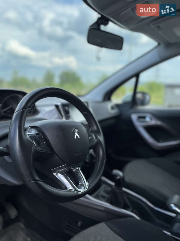 Позашляховик / Кросовер Peugeot 2008 2014 в Львові