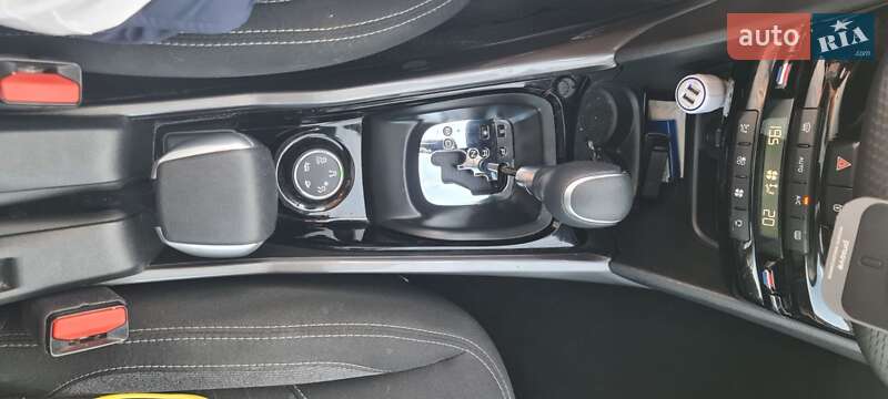 Позашляховик / Кросовер Peugeot 2008 2017 в Києві фото 18 Позашляховик / Кросовер Peugeot 2008 2017 в Києві