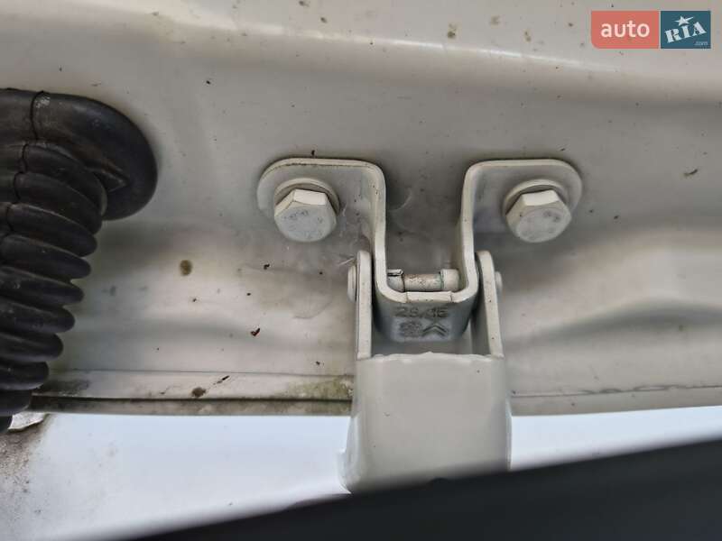 Позашляховик / Кросовер Peugeot 2008 2015 в Івано-Франківську фото 3 Позашляховик / Кросовер Peugeot 2008 2015 в Івано-Франківську